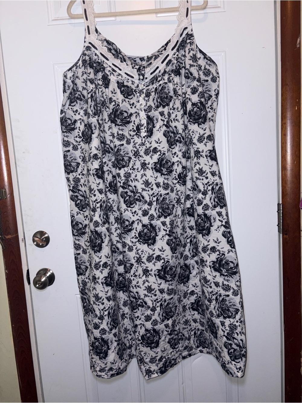 Only Necessities Black and White Floral night gown/lounger 1x, 100% cotton